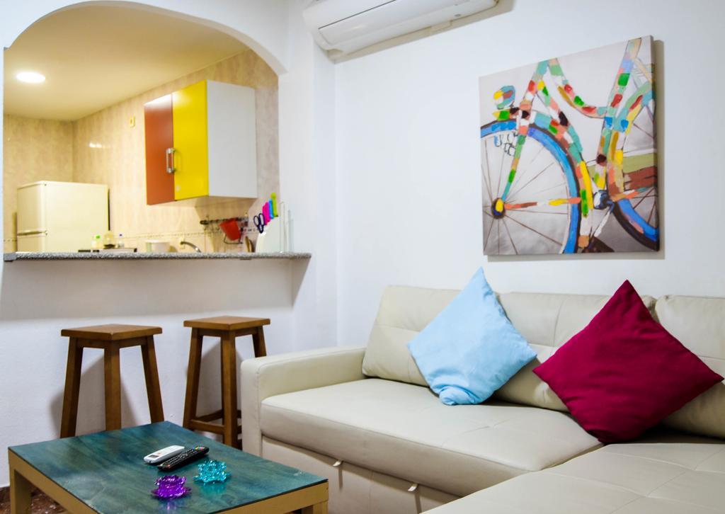 Marques De Guadiaro 1 Apartamentos Малага Экстерьер фото