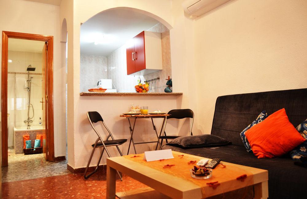 Marques De Guadiaro 1 Apartamentos Малага Экстерьер фото